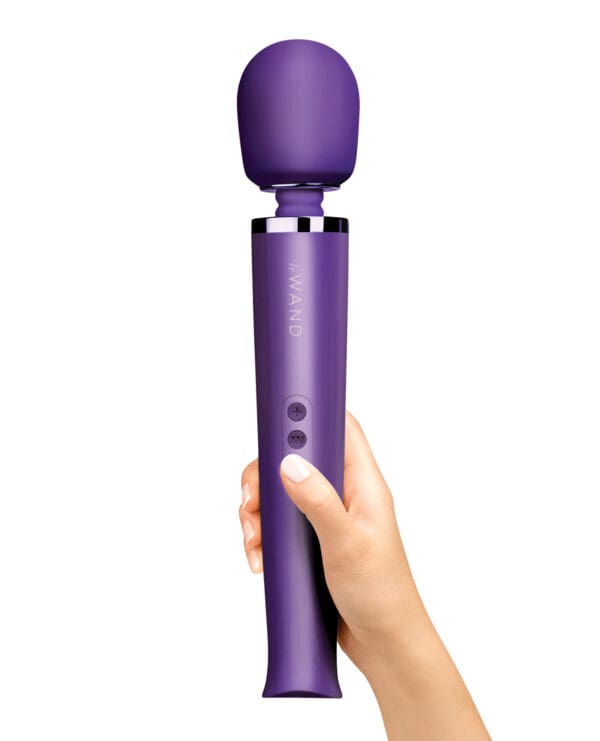 Le Wand Rechargeable Massager - Purple - Image 4