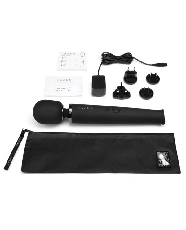 Le Wand Rechargeable Massager - Black - Image 4