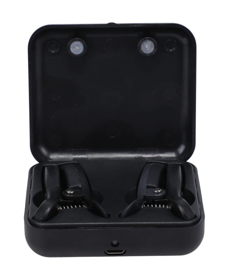 Merci Vibro Grippers Rechargeable Vibrating & Wireless Nipple Clamps - Black - Image 4