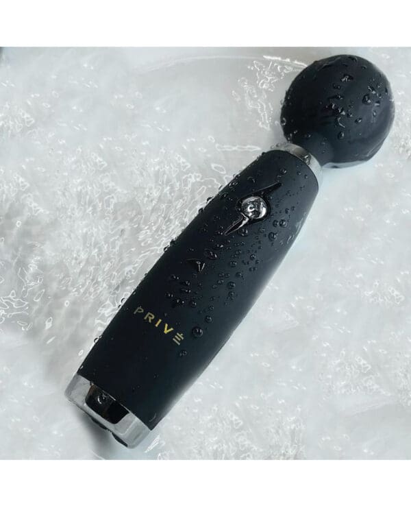 PRIVE Super Wand Massager - Black - Image 4