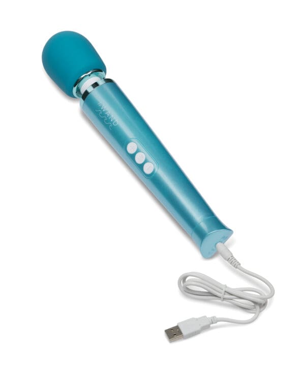 Le Wand Dive Submersible & Rechargeable Vibrating Massager - Blue - Image 3