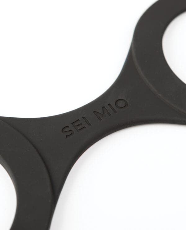 Sei Mio Handi Cuffs Super Strong Silicone Restraints - Medium, Black - Image 5
