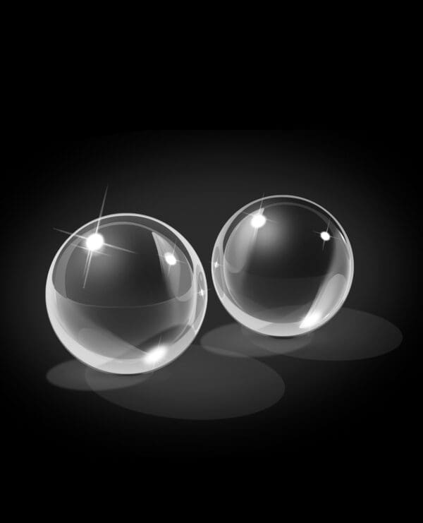 Icicles No. 42 Hand Blown Glass Medium Ben Wa Balls - Clear - Image 4