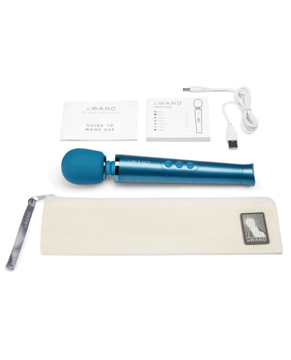 Le Wand Petite Rechargeable Massager - Blue - Image 4